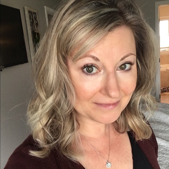 Meet your Posher, Christi - Picture 1 of 1